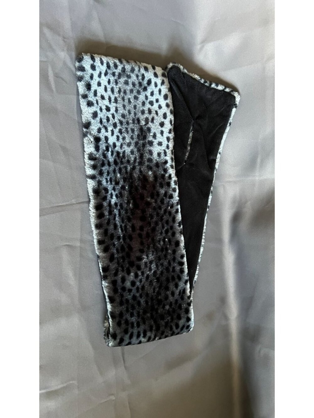 Leopard Print Faux Fur Scarf Soft Black Fleece Lining Winter Accessory 36x6 Inch - Picture 2 of 2